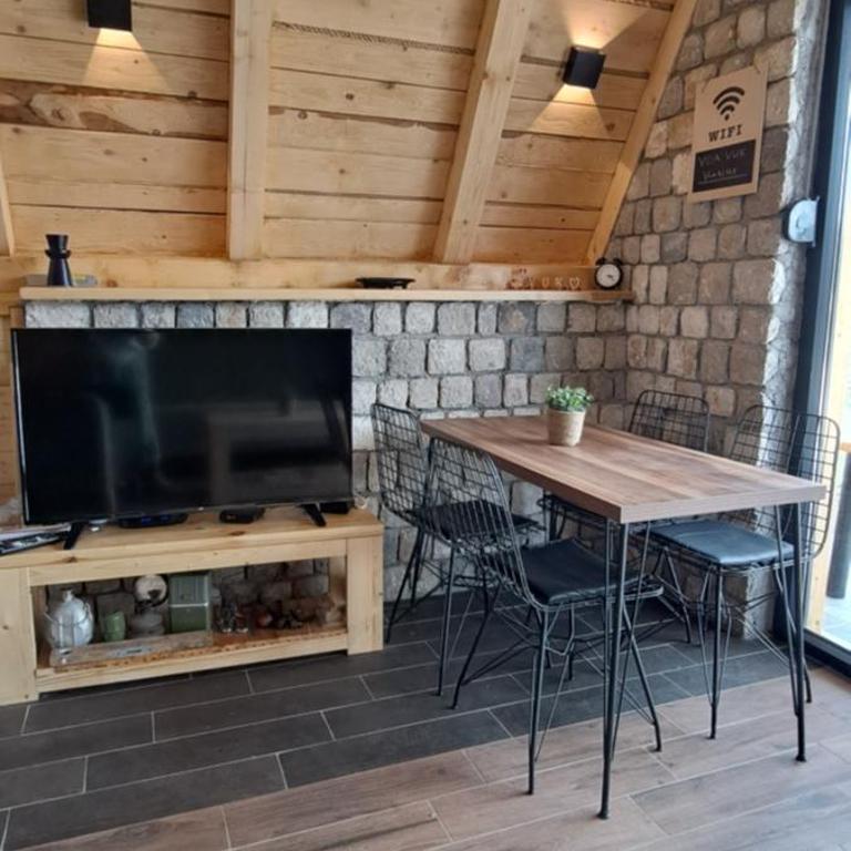 Vila Vuk - Two-Bedroom House - 9