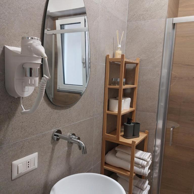 GiglioApartment Etna Mare - Camera Tripla con Bagno Privato - 2