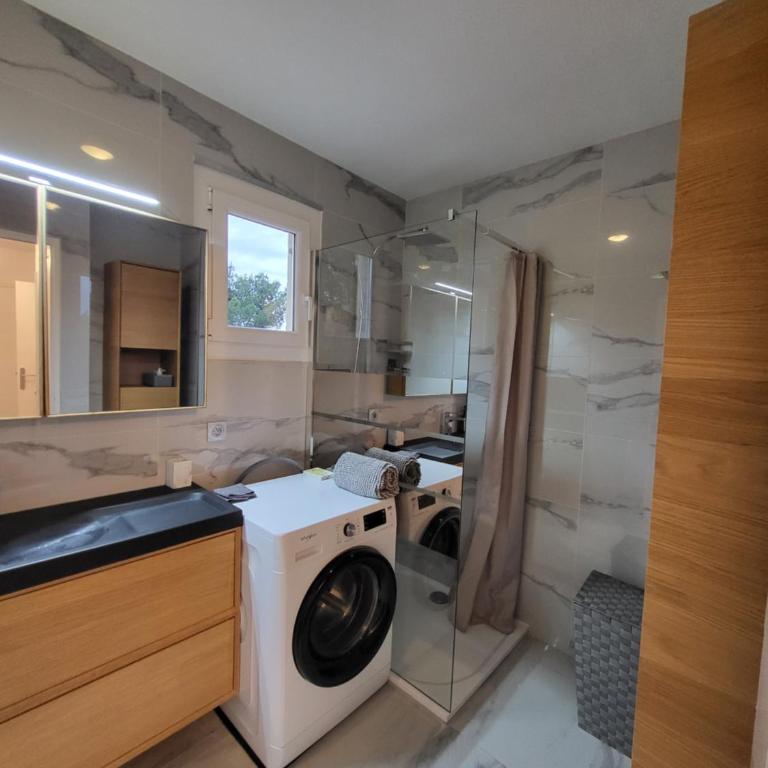 T3 avec magnifique vue montagne, 3 étoiles, piscine et parking, clim - Appartement 2 Chambres - 15