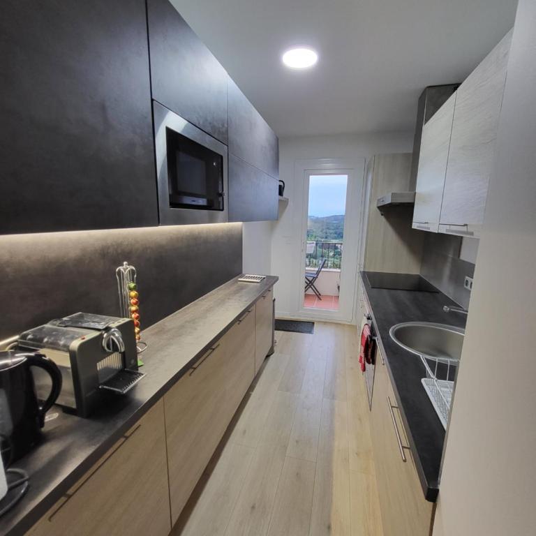 T3 avec magnifique vue montagne, 3 étoiles, piscine et parking, clim - Appartement 2 Chambres - 4