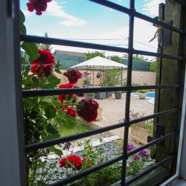 Villa Bella - Two-Bedroom House - 11