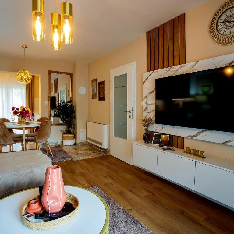 Villa Bella - Two-Bedroom House - 10