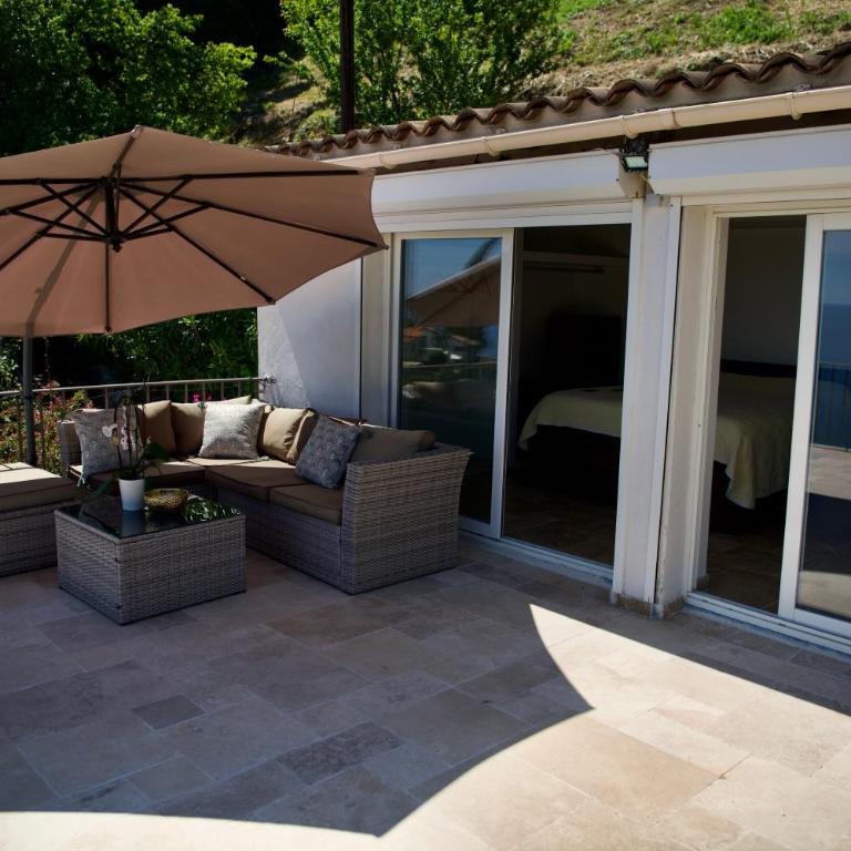 Petit coin de Paradis a cote de Monaco - Villa 2 Chambres - 57
