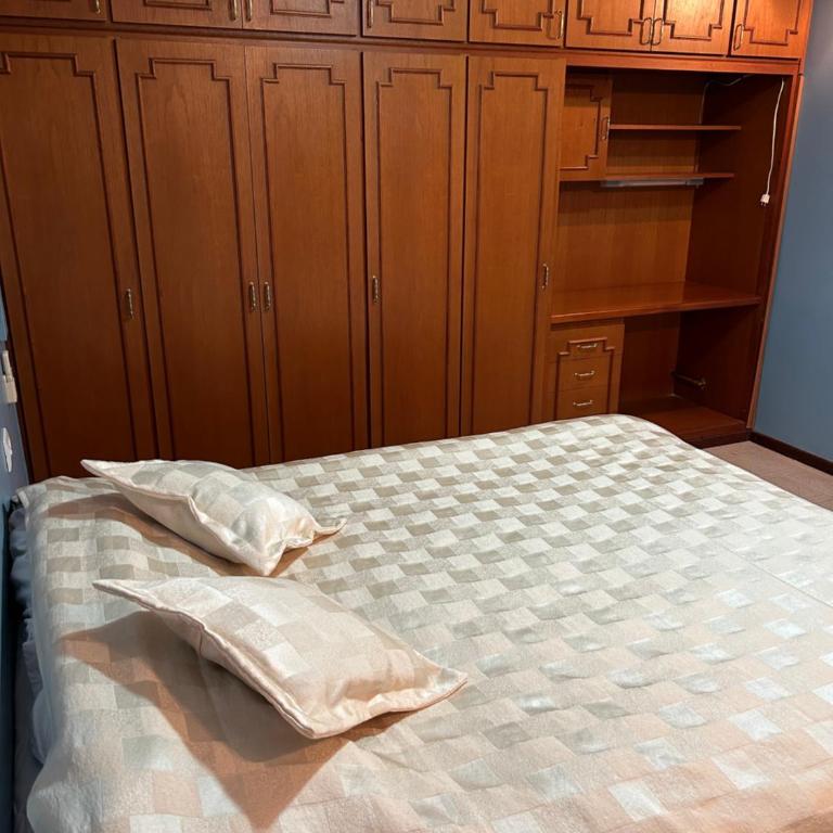 Excelente casa céntrica - Three-Bedroom House - 13