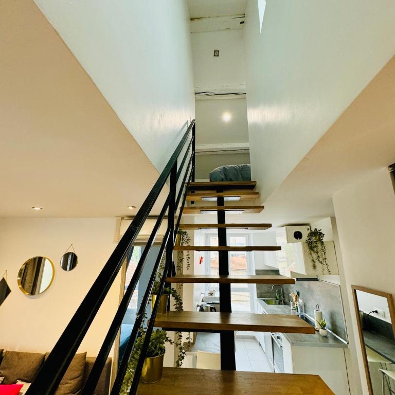 Loft Design Duplex 2 Chambres Terrasse 20 m2 Climatisation momentanément en panne - Apartamento de 2 dormitorios - 2