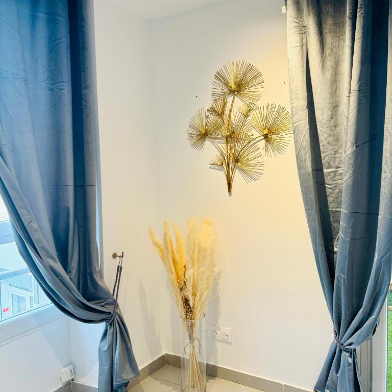 Loft Design Duplex 2 Chambres Terrasse 20 m2 Climatisation momentanément en panne - Apartamento de 2 dormitorios - 10