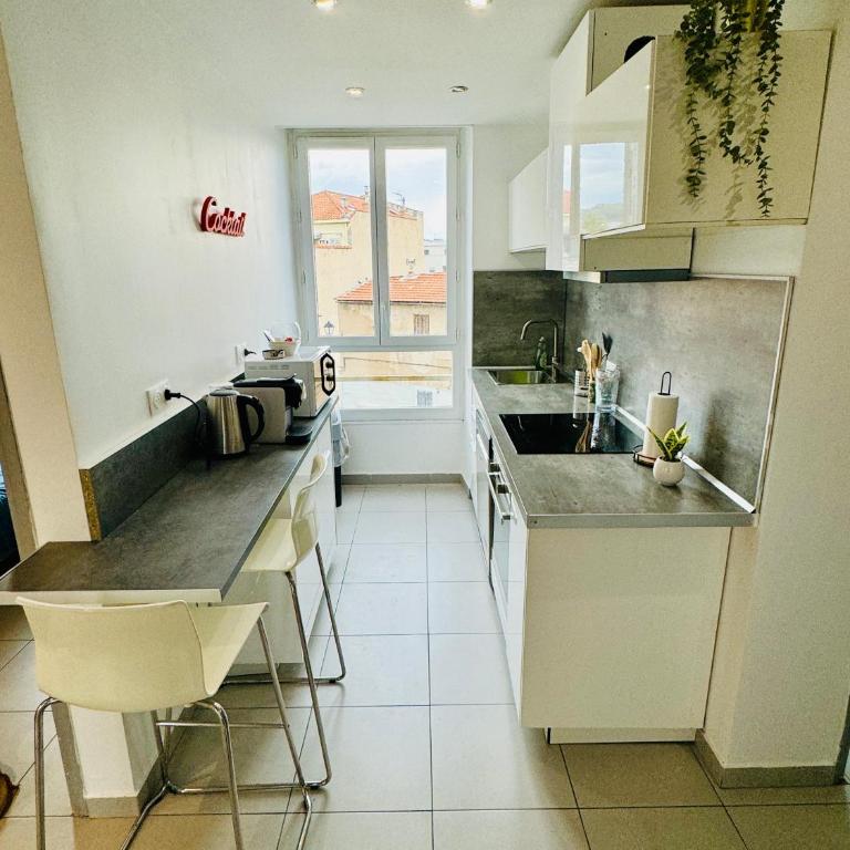 Loft Design Duplex 2 Chambres Terrasse 20 m2 Climatisation momentanément en panne - Apartamento de 2 dormitorios - 24