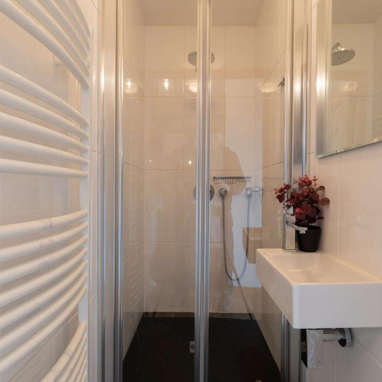 Appartement skis aux pieds avec piscine chauffée et parking - FR-1-296-345 - Apartment (7 Erwachsene) - 7