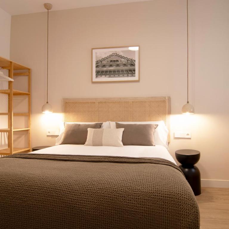 Stay U-nique Apartment Comte Güell - Two-Bedroom Apartment with Balcony - 3