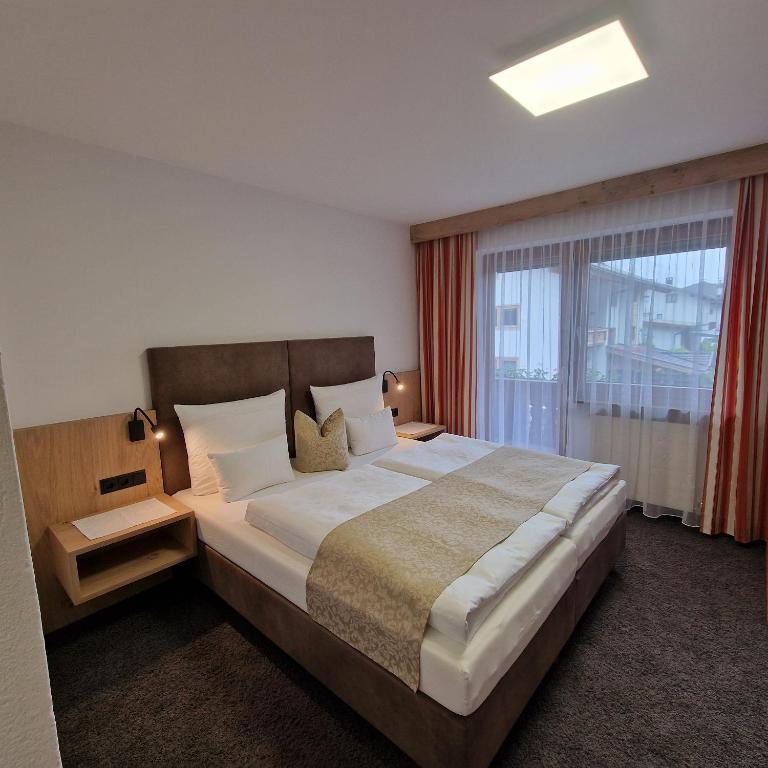 Gästehaus Burgi - Basic Dreibettzimmer - 3
