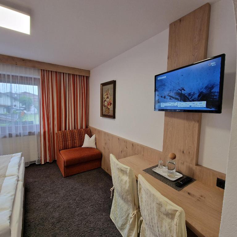 Gästehaus Burgi - Basic Dreibettzimmer - 5