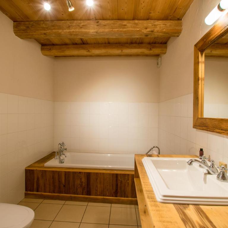 La Ferme du Château - Chambre Double ou Lits Jumeaux - Vue sur Ville - 2