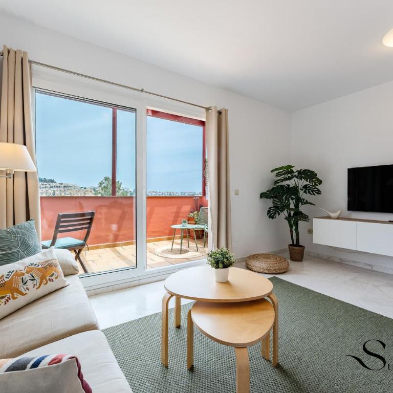 Amazing Sea and Golf Course view 2BR, Parking Pool - Apartamento de 2 dormitorios con terraza y vistas al mar - 15