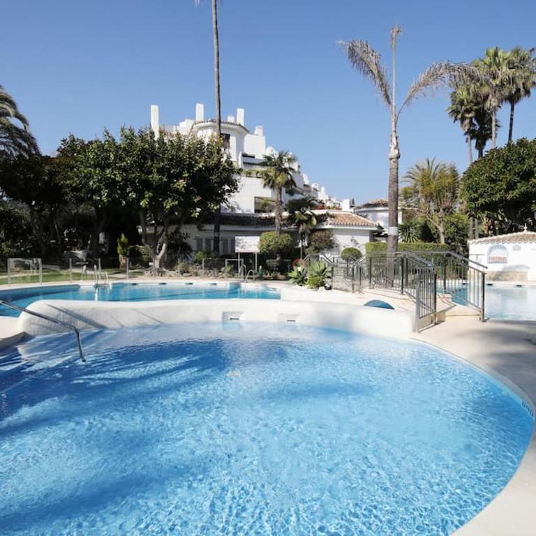 Golden Beach Apartment Elviria - Apartamento de 3 dormitorios - 1