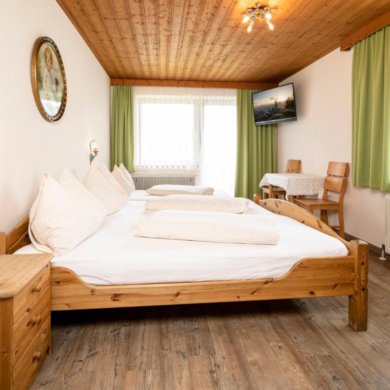 Gasthof Pension Knapp - Doppelzimmer mit Balkon - 1