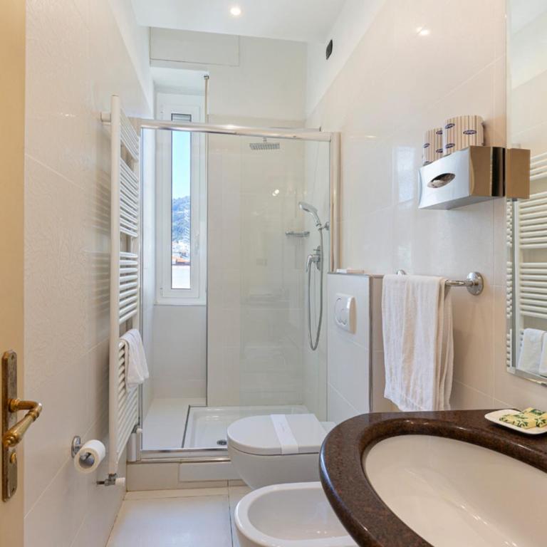 LVG Hotel Collection - Grand Hotel Mediterranee - Camera Matrimoniale Classic Laterale - 2