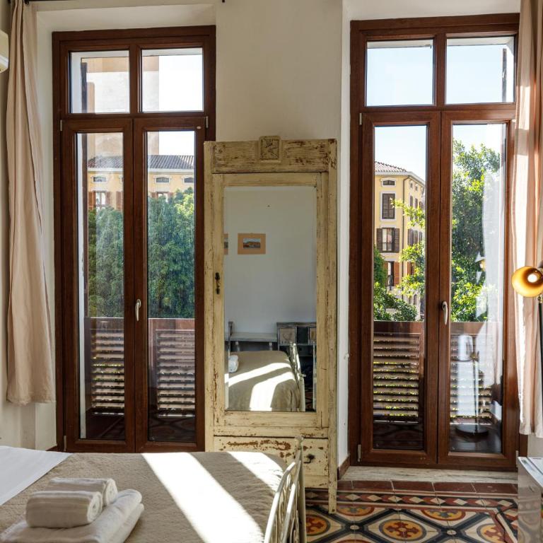 Onlyrooms III - Real City Center - Camera Matrimoniale con Bagno Privato - 2