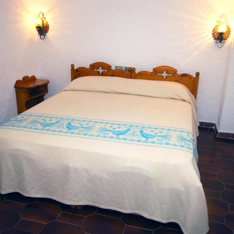 HOTEL Al FARO , SPIAGGIA LA CINTA ,SAN TEODORO - Camera Familiare Deluxe - 1