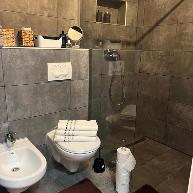 Una - Three-Bedroom House - 45