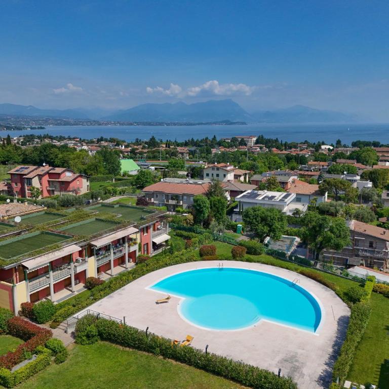 Co2 apartment in Residence Vistalago with 5 pools DesenzanoLoft Official Partner Homes & Villas by Marriott Bonvoy - Appartamento con Vista Piscina - 23