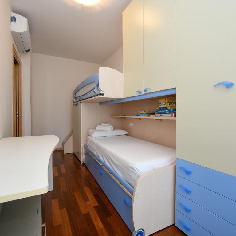 Co2 apartment in Residence Vistalago with 5 pools DesenzanoLoft Official Partner Homes & Villas by Marriott Bonvoy - Appartamento con Vista Piscina - 20