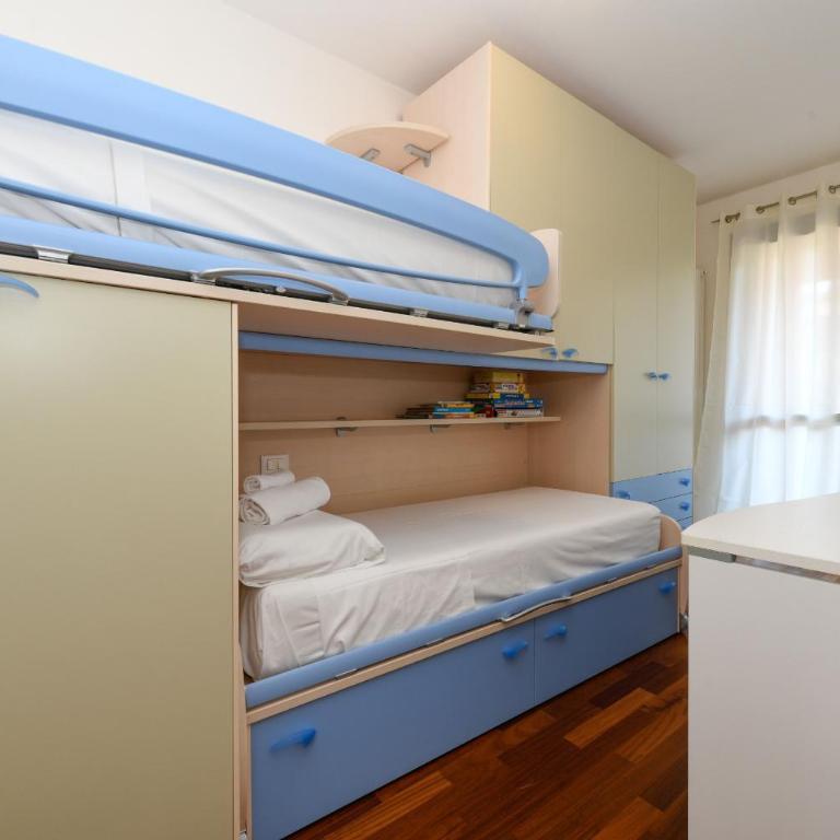 Co2 apartment in Residence Vistalago with 5 pools DesenzanoLoft Official Partner Homes & Villas by Marriott Bonvoy - Appartamento con Vista Piscina - 21