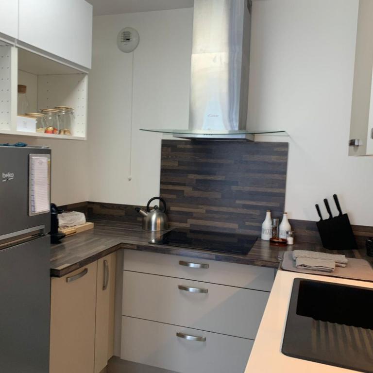 Le Petit Port - Appartement 4 étoiles - standing, vue lac, calme, piscine - Apartment mit 1 Schlafzimmer - 6