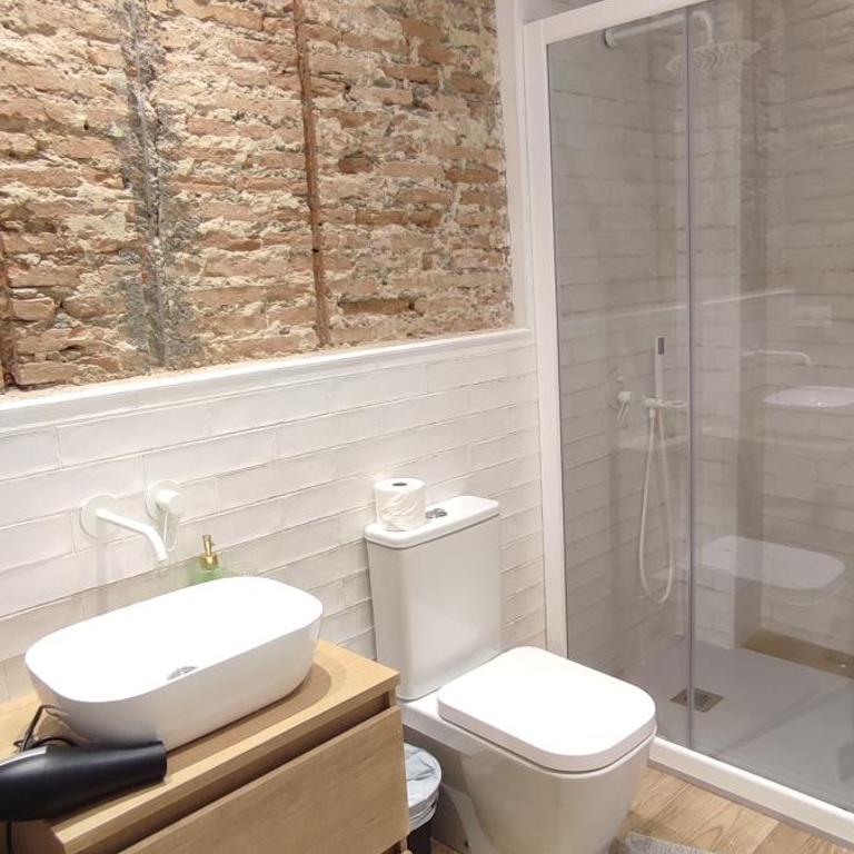 Hermosos Apartamentos en pleno Centro - Two-Bedroom Apartment - 8