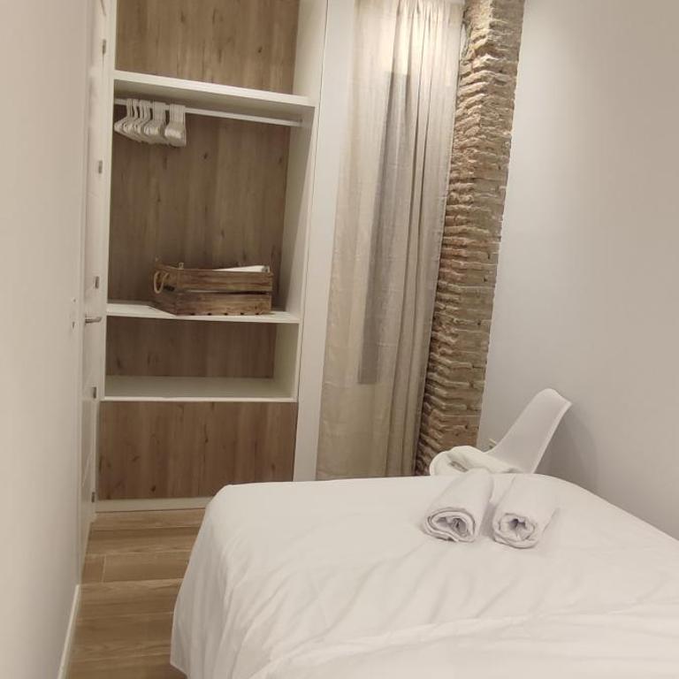 Hermosos Apartamentos en pleno Centro - Two-Bedroom Apartment - 13