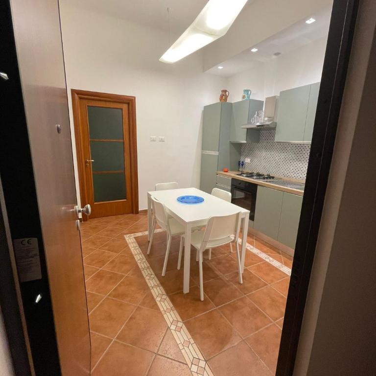 Vittorosa House - Double Room with Balcony - 10