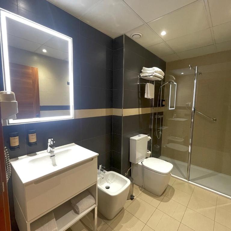 Hotel Apartamentos San Fermín Pamplona - Twin Room - 15