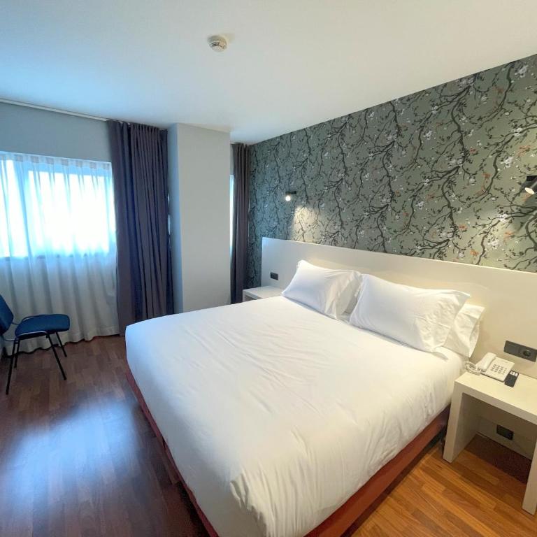 Hotel Apartamentos San Fermín Pamplona - Queen Room - 9
