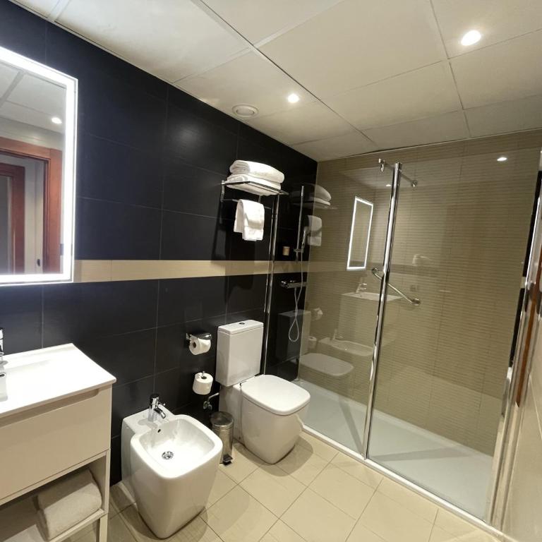 Hotel Apartamentos San Fermín Pamplona - Twin Room - 17