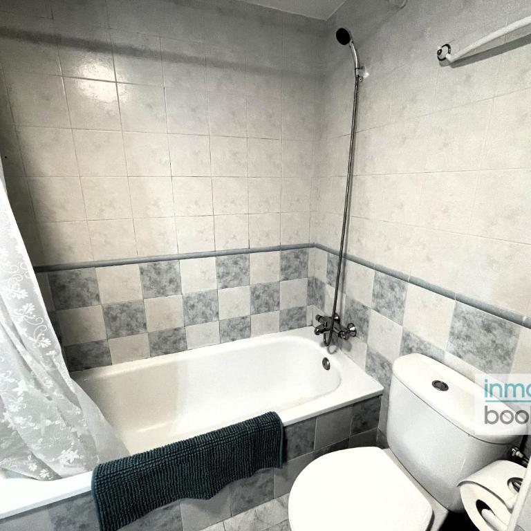 Sol Cambrils Apartment, climatizado, parking y piscina - Apartamento de 2 dormitorios con vistas a la piscina - 4