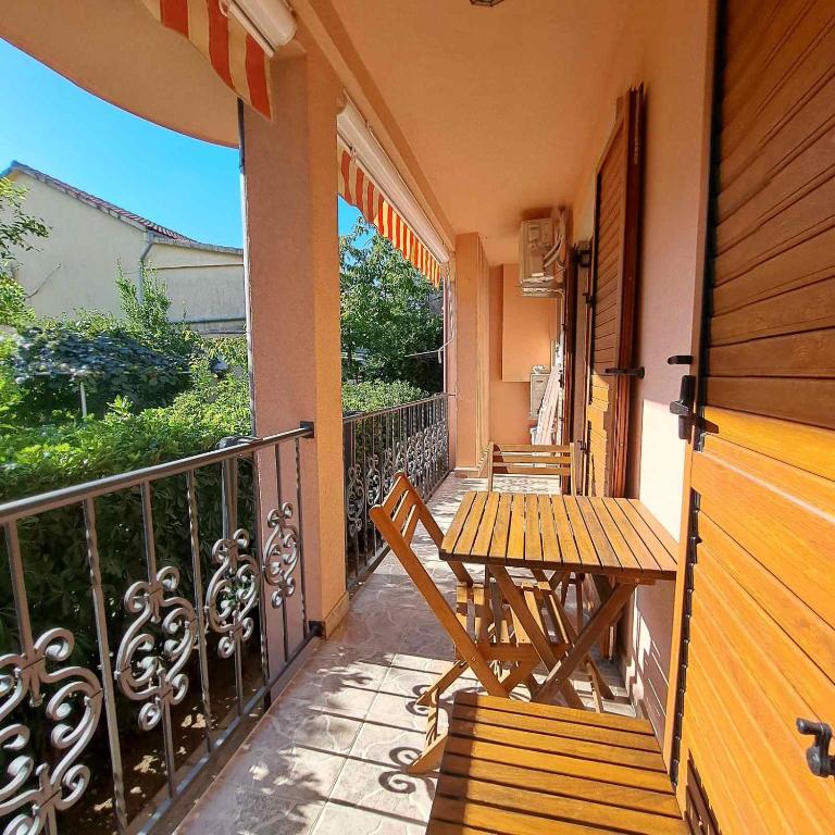 Bubi - Two-Bedroom Apartment - 2