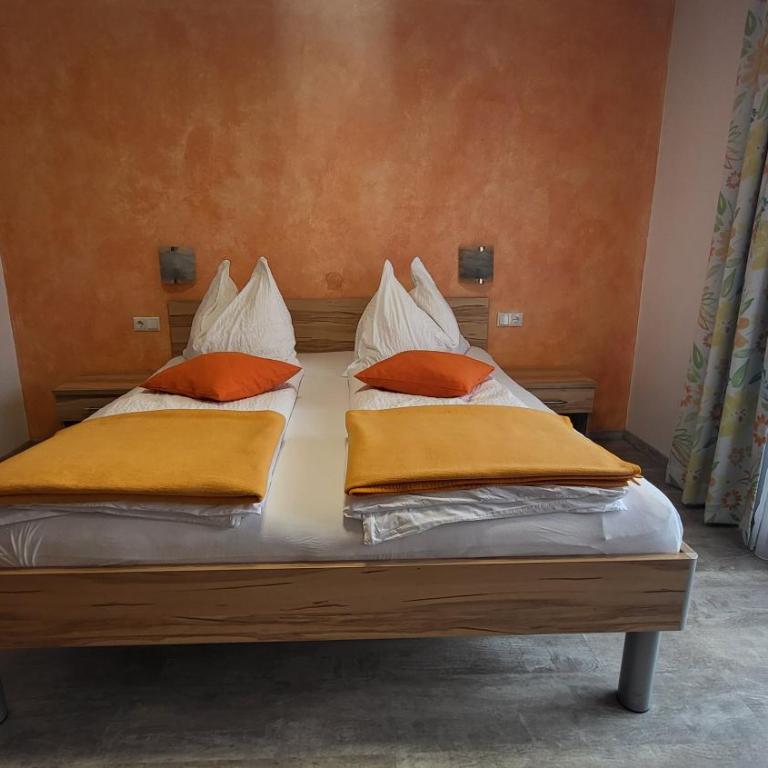 Frühstückspension Matheidl - Doppelzimmer mit Balkon - 20