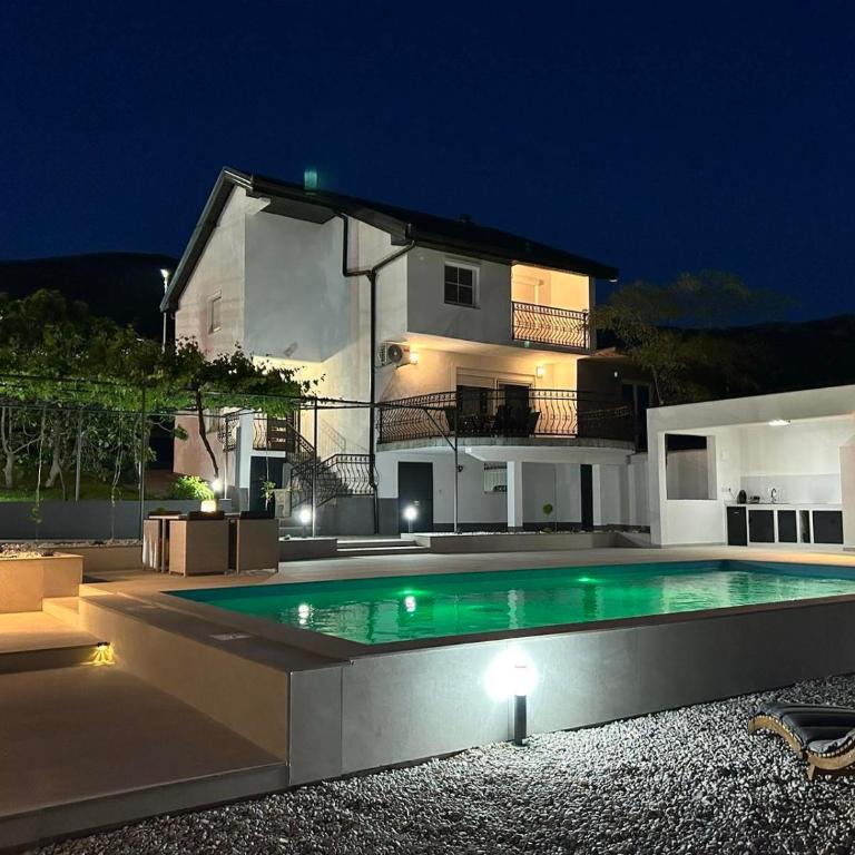 Villa SIAA - Three-Bedroom Villa - 4