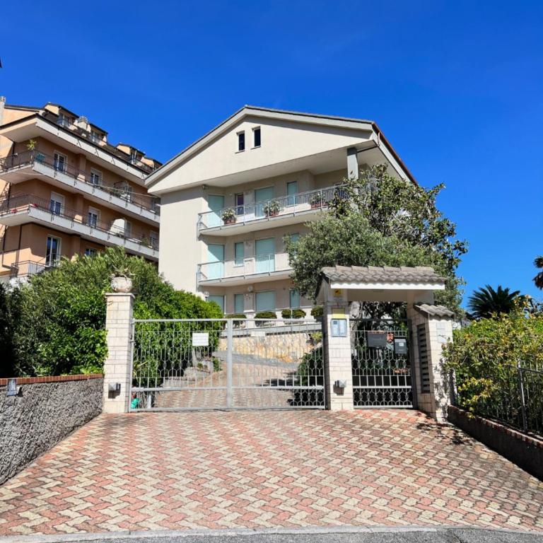 Attico Pietra Ligure 2 Free Parkings & Bike - Appartamento con 2 Camere da Letto - 22
