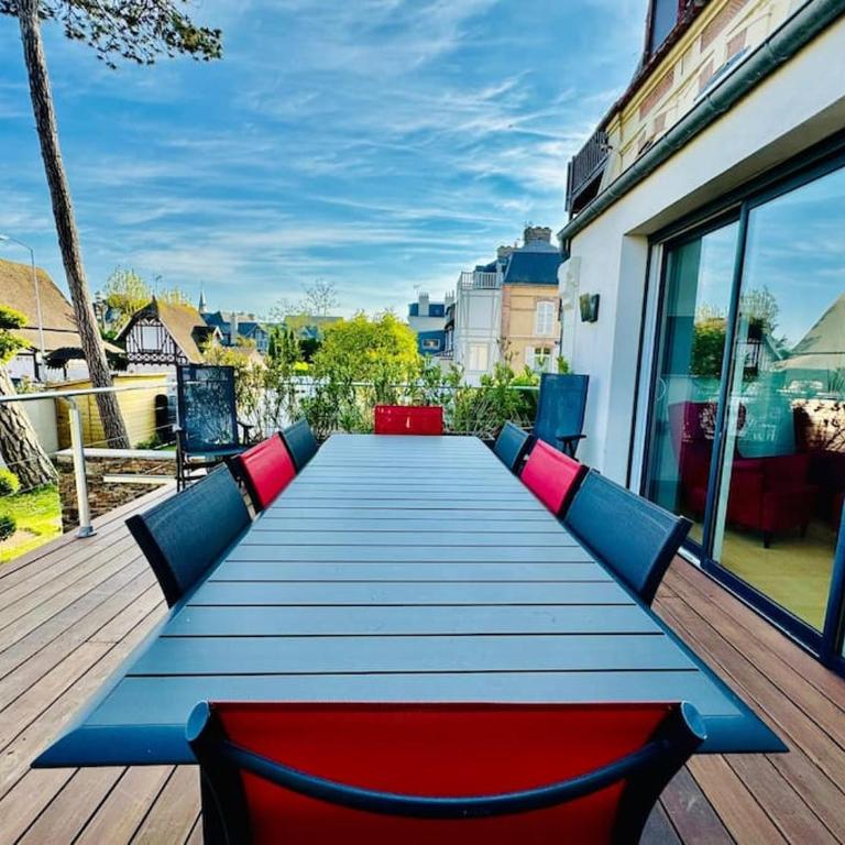 MAISON 4 CHAMBRES,JARDIN ET TERRASSE, proche mer,casino et place Morny - Villa - 8