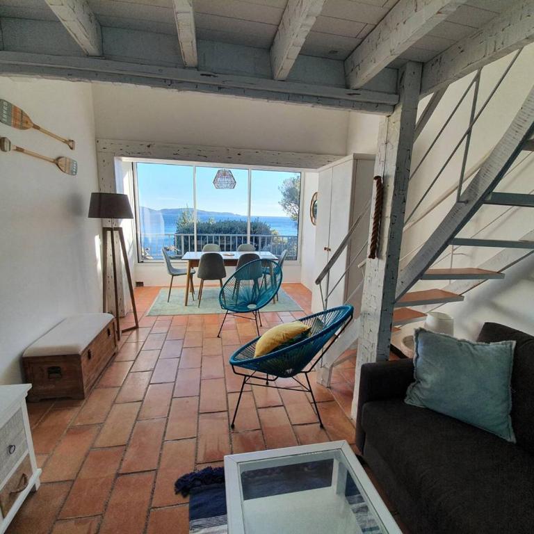 Grand studio mezzanine avec vue mer, parking et climatisation à deux pas de la calanque de la Cron - FR-1-100-319 - Monolocale - 13