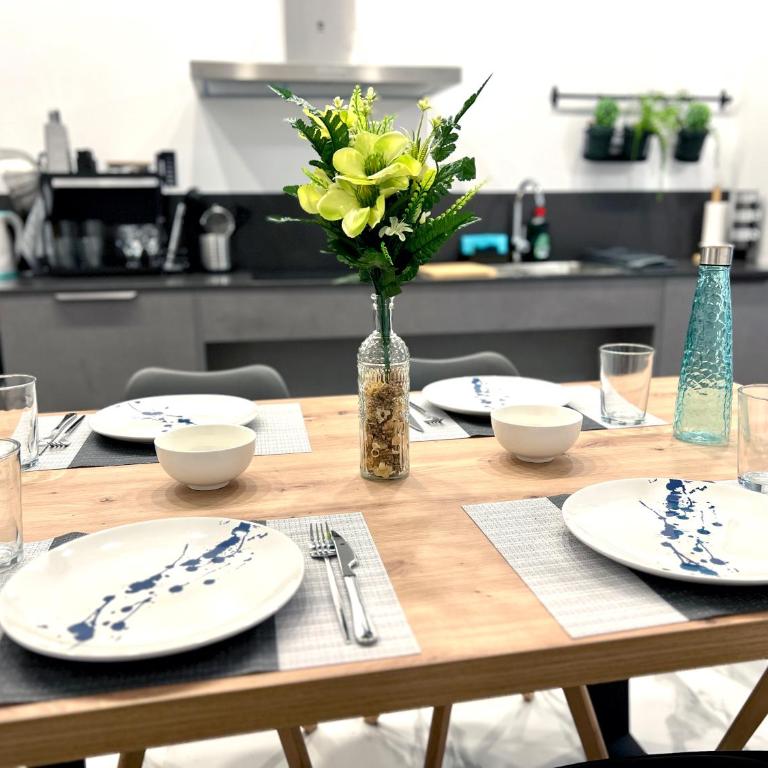 Cure Femenia Apartments RUZAFA - Two-Bedroom Apartment - 9