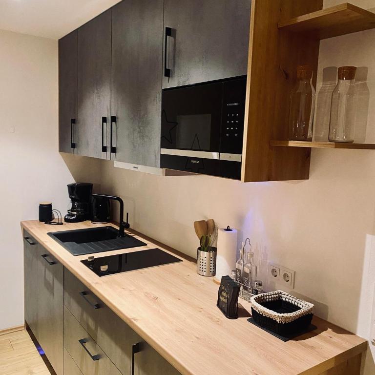 Alpenchalet zurHinterochsenweide SKI IN & SKI OUT - Apartment mit 2 Schlafzimmern und Dusche - 90
