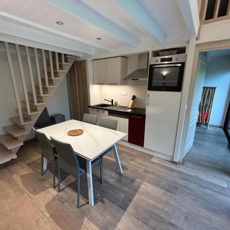 Chalet les pieds dans l'eau Lac Aiguebelette - Chalet 2 Chambres - 7