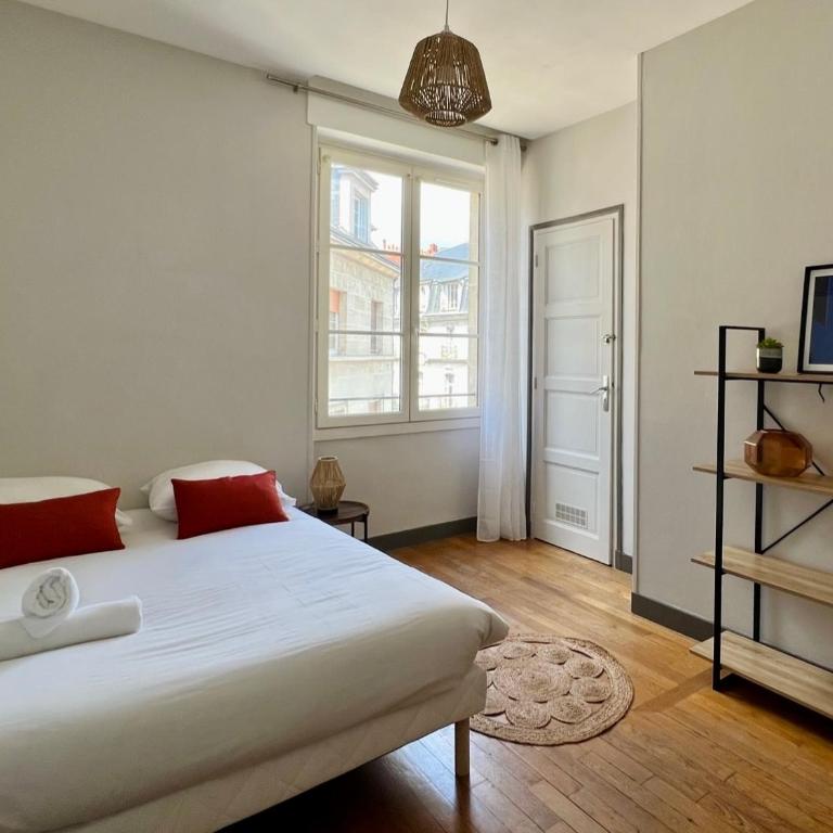 L'ORFÈVRE - hypercentre, lumineux, vue cathédrale - Two-Bedroom Apartment - 6