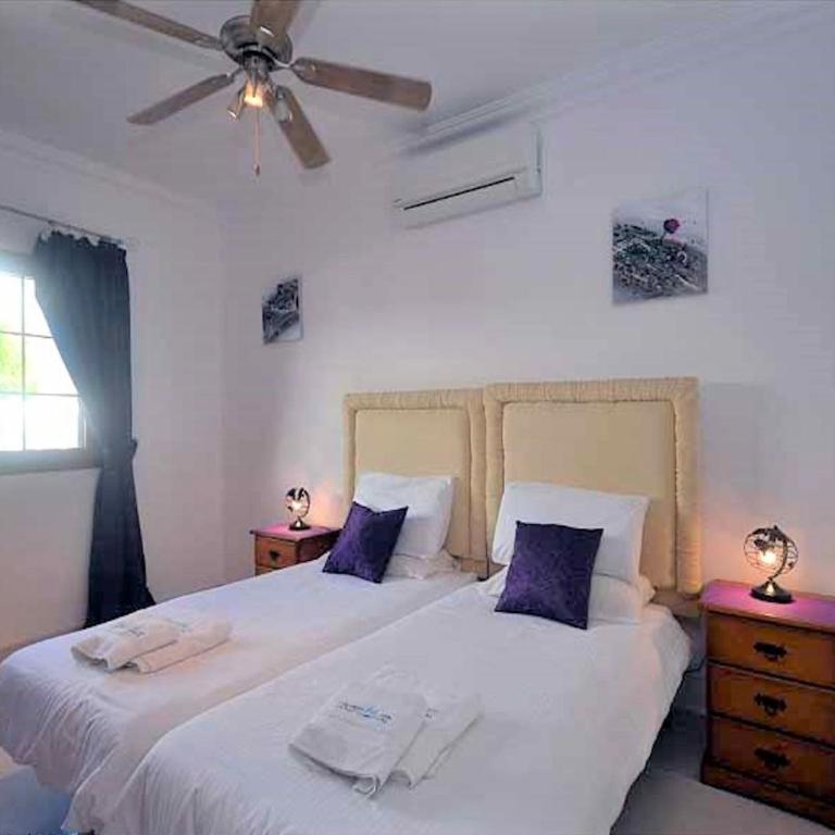 Awesome Puerto Del Carmen Villa 3 Bedrooms Villa Tacataca Pool Table - Three-Bedroom Villa - 14