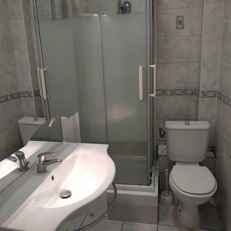 Beau F3 proche tous commerces - Appartement 2 Chambres - 9