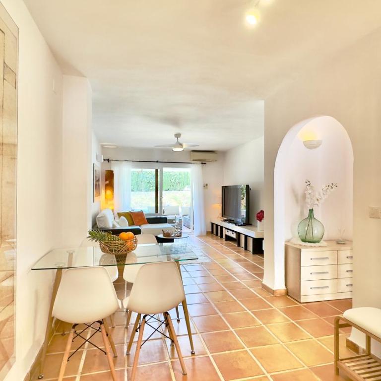 Apto fully equiped con piscina y gratis parking - Apartamento de 2 dormitorios - 9