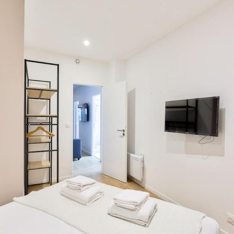 Charme Parisien 6 Personnes, 2 chambres, 19ème - Appartement 2 Chambres - 11