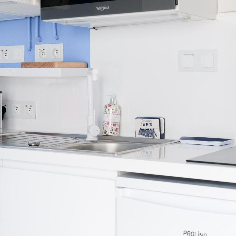Joli studio rénové quartier Port Olona Les Sables 2 personnes - Studio - 4