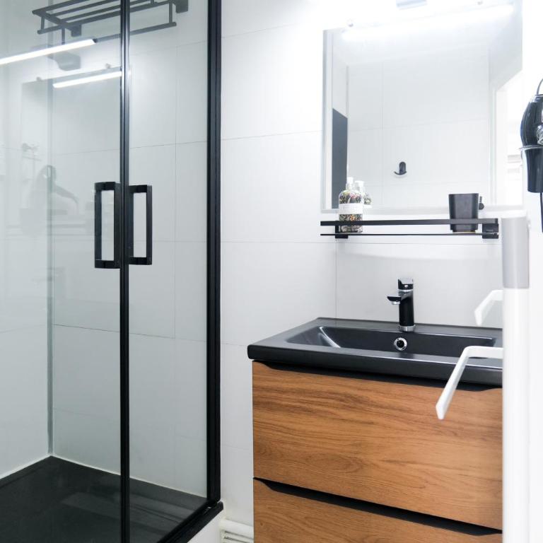 Joli studio rénové quartier Port Olona Les Sables 2 personnes - Studio - 5